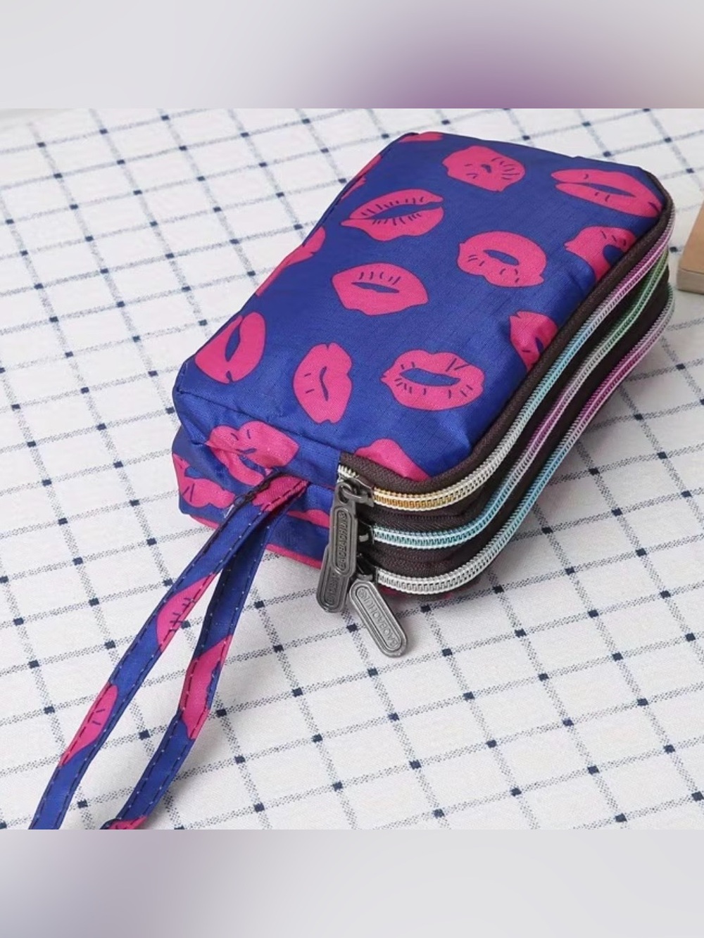 7/$70 bundle SMOOCHES Clutch Wallet 🔖